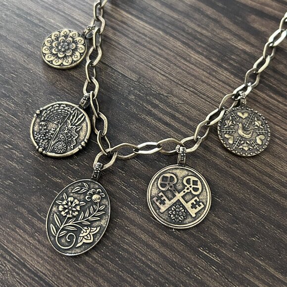 Reversible Medallion Coin Chain Necklace ASO Alex Russo - Picture 5 of 10